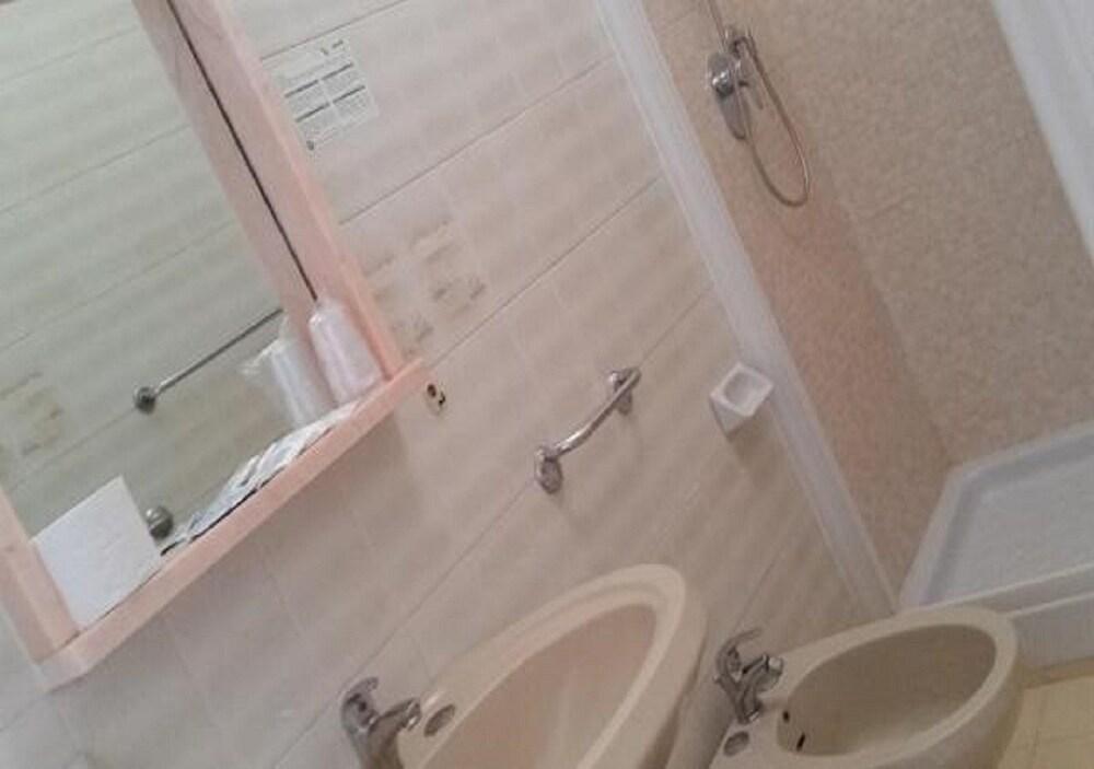 Hotel Continental Каттолика Экстерьер фото