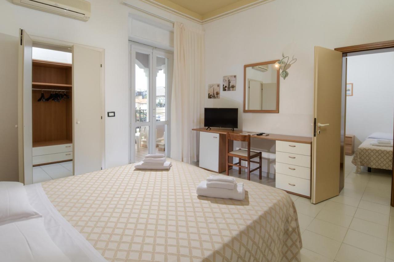 Hotel Continental Каттолика Экстерьер фото