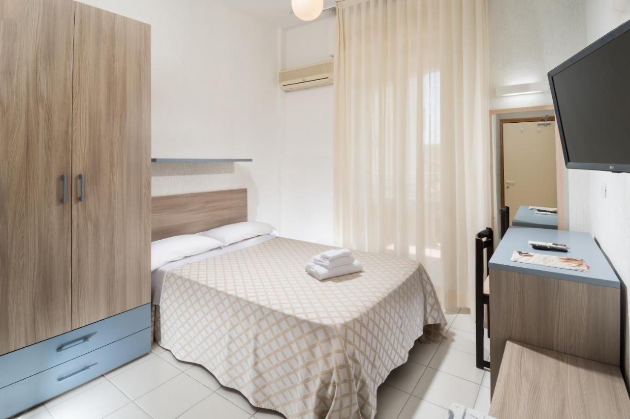 Hotel Continental Каттолика Экстерьер фото